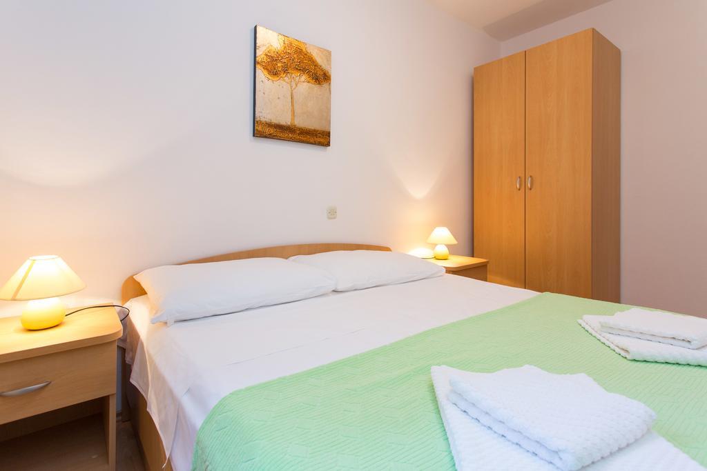 Apartment Julijana Krk Town Eksteriør billede